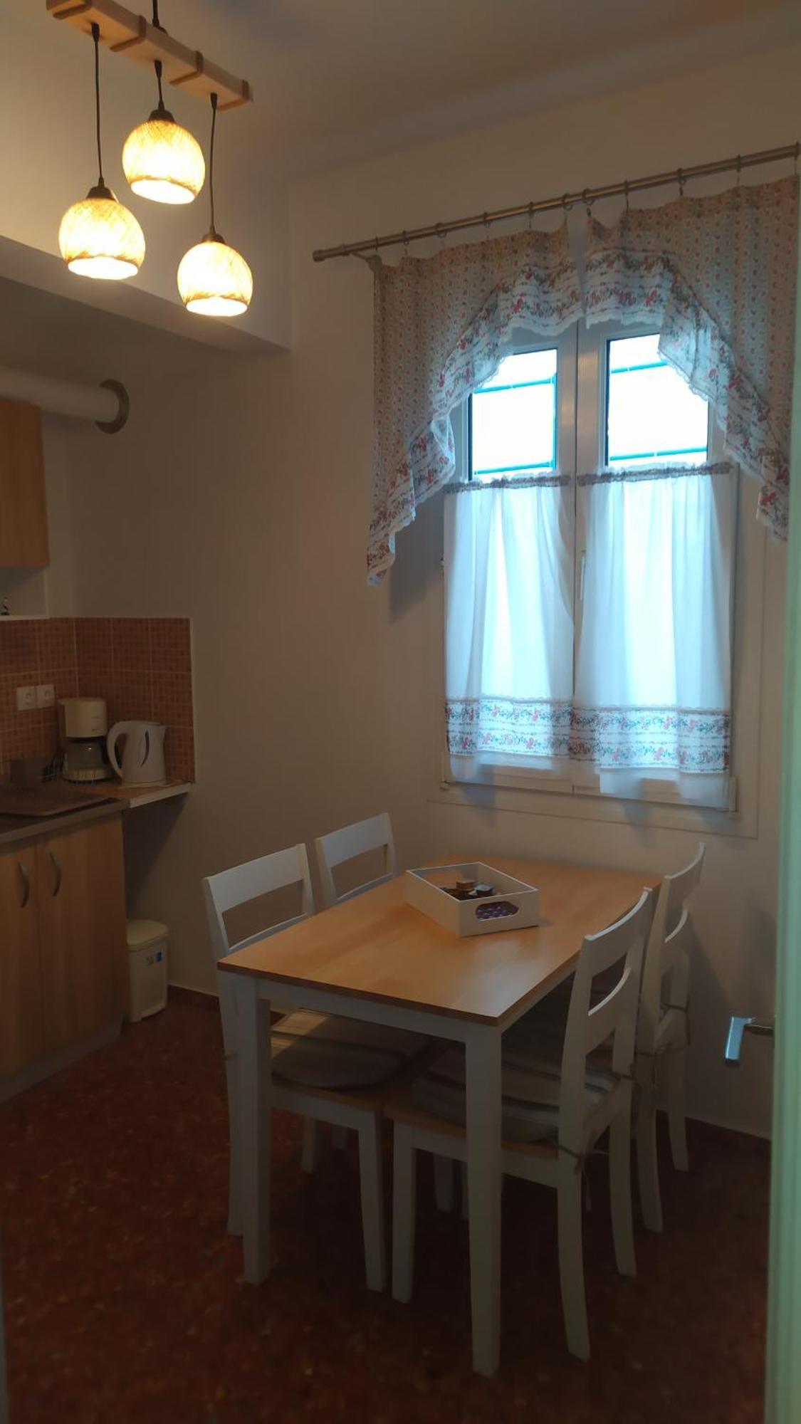 Molos House * Skopelos Town